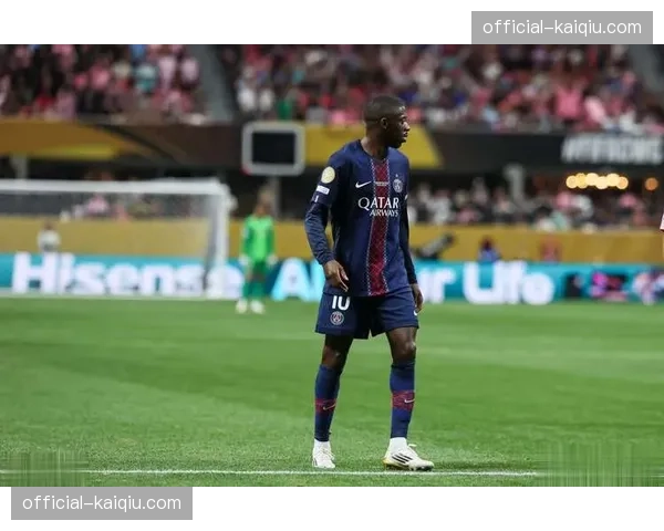 官方统计：巴黎圣日耳曼全场控球率达72%，但射正仅4次